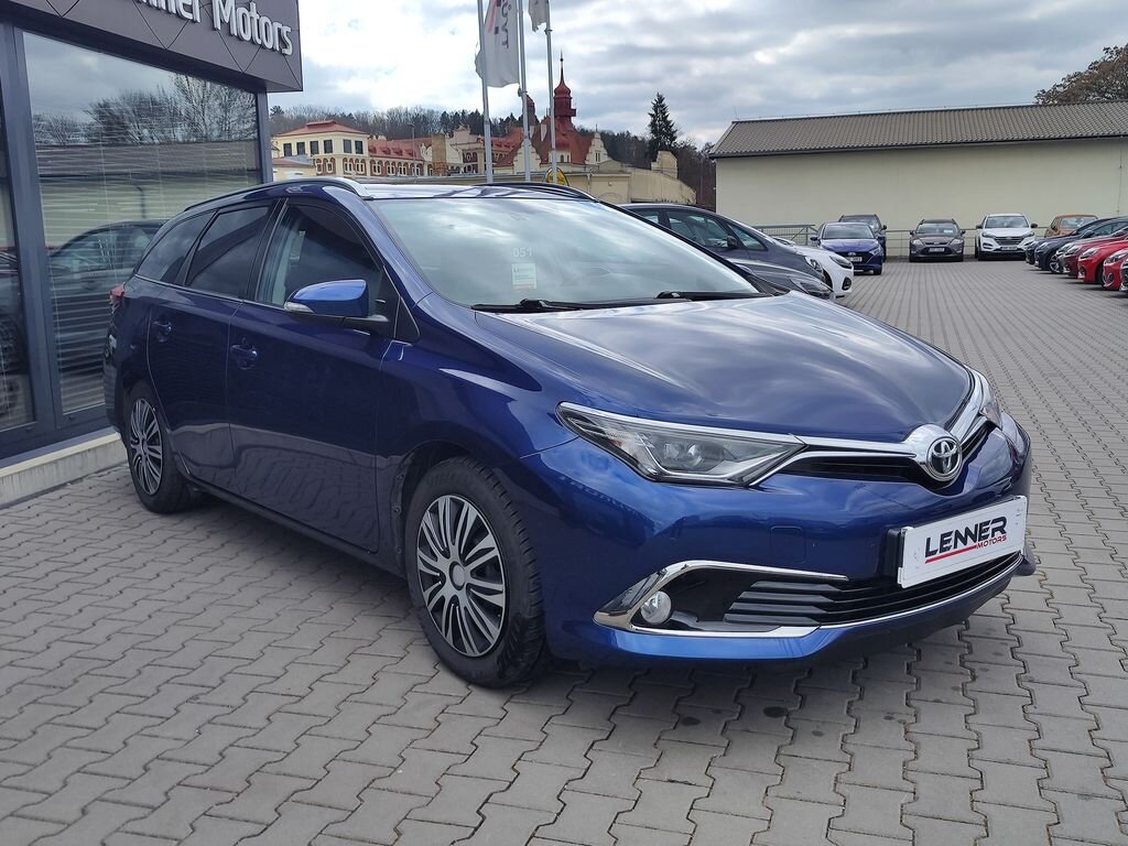 Toyota Auris Kombi 1,6 l 82 kw