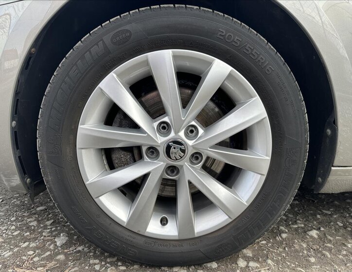 Škoda Octavia Kombi 1,5 l 110 kw