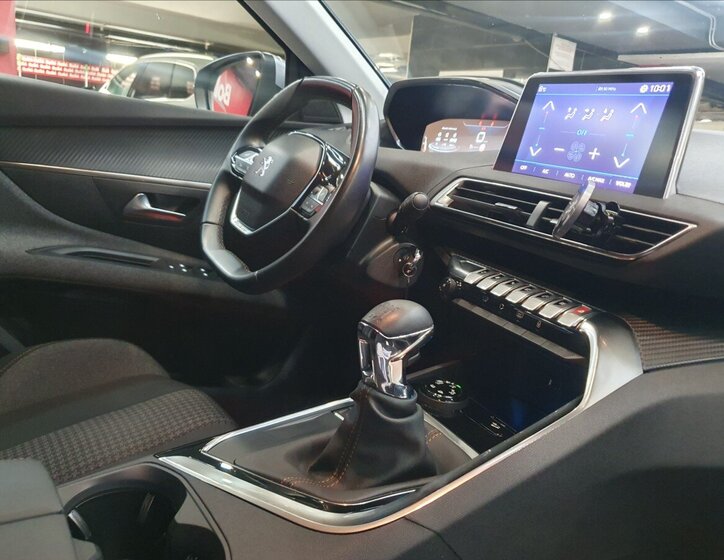 Peugeot 3008 SUV / Terénní 1,2 l 96 kw