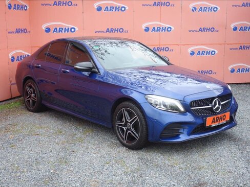 Mercedes-Benz Třídy C Sedan 2,0 l 143 kw