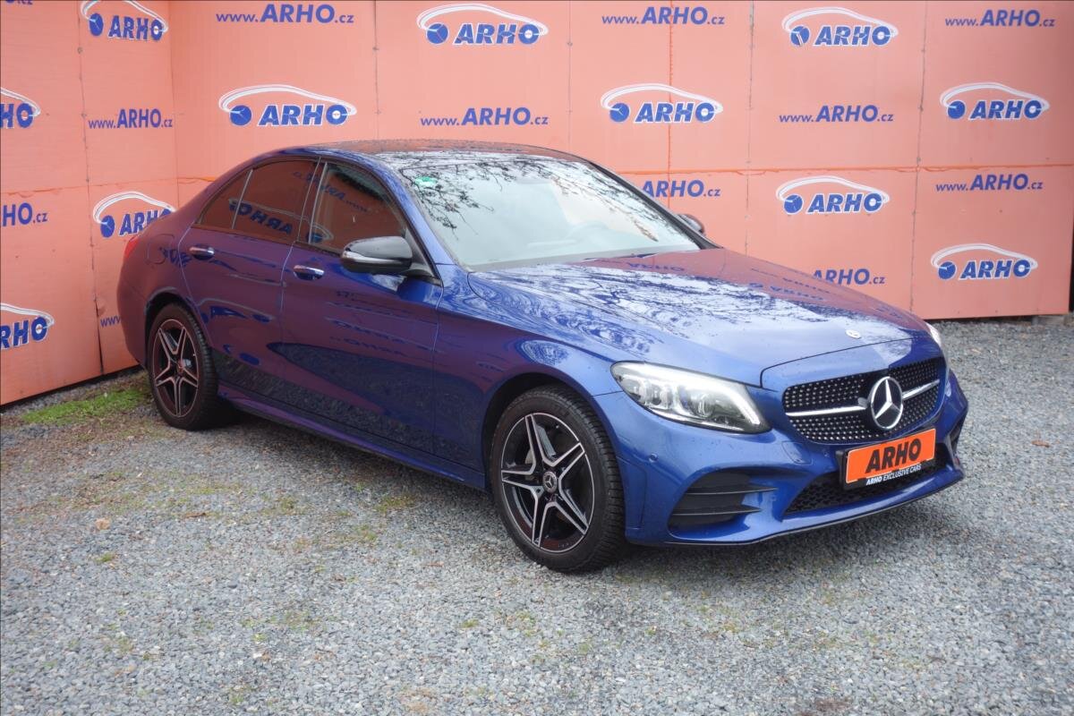 Mercedes-Benz Třídy C Sedan 2,0 l 143 kw