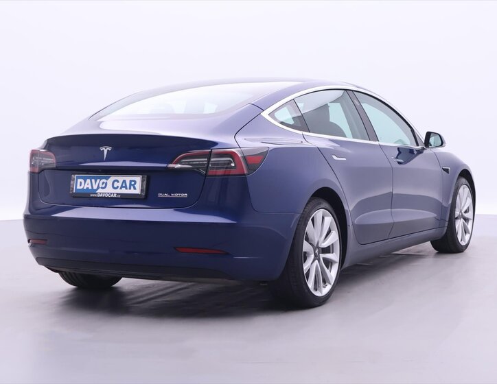 Tesla Model 3 Sedan / Limuzína 0,0 324 kw