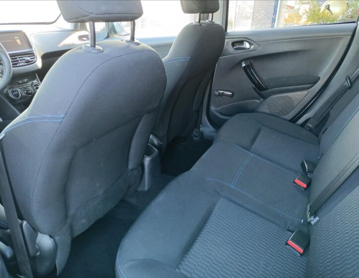 Peugeot 208 Hatchback 1,2 l 60 kw