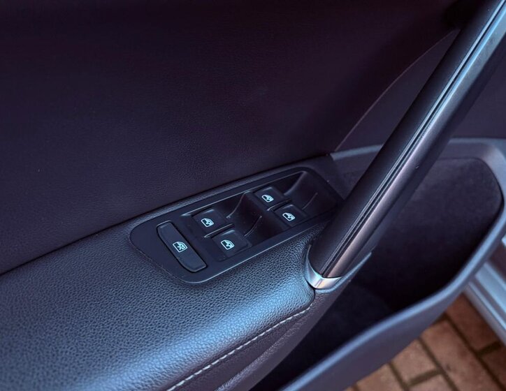 Volkswagen Golf Kombi 1,6 l 81 kw