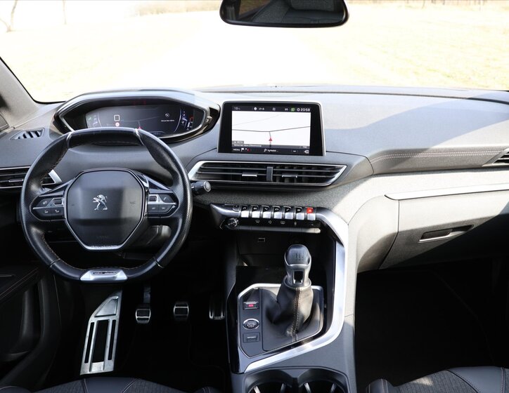 Peugeot 5008 SUV / Terénní 1,2 l 96 kw