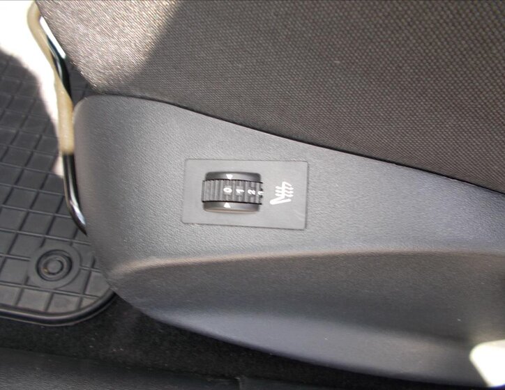 Peugeot 208 Hatchback 1,2 l 60 kw