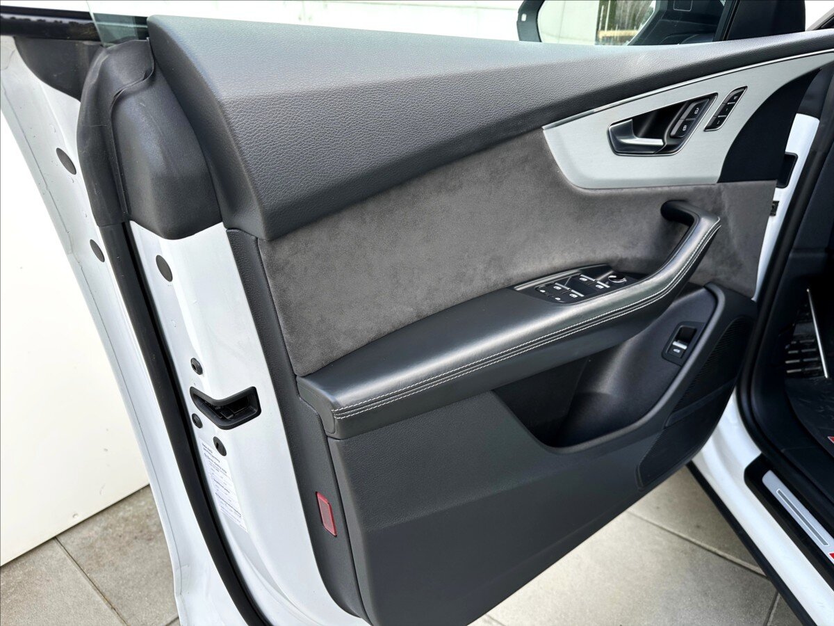 Audi SQ8 SUV / Terénní 4,0 l 320 kw