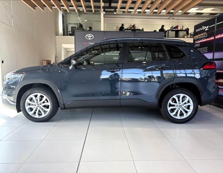 Toyota Corolla Cross 4