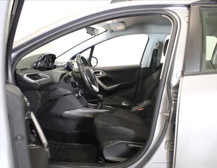 Peugeot 2008 SUV / Terénní 1,2 l 81 kw