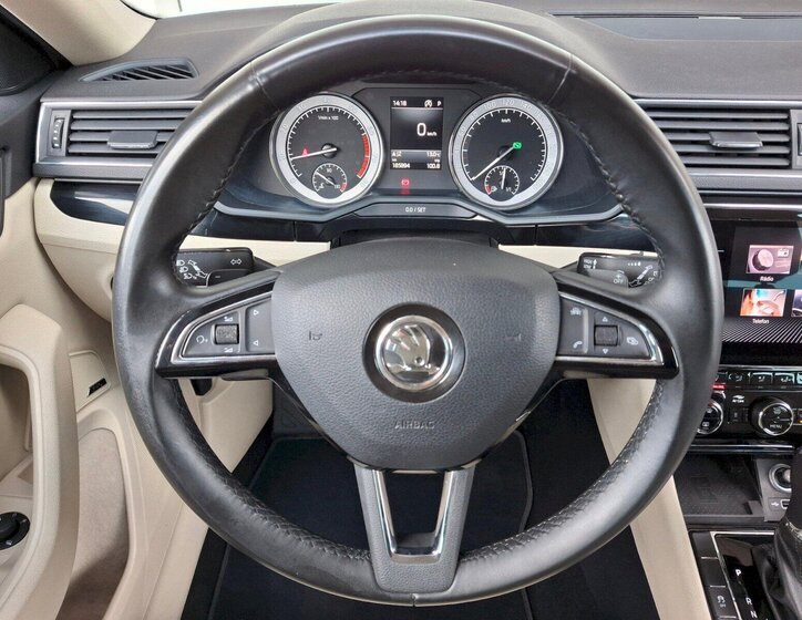 Škoda Superb Sedan / Limuzína 2,0 l 206 kw