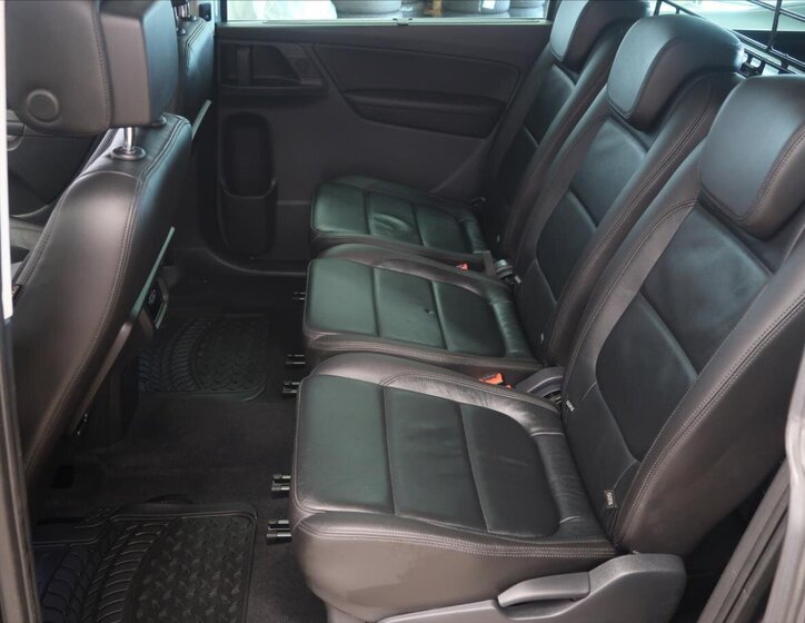 Volkswagen Sharan MPV 2,0 l 110 kw