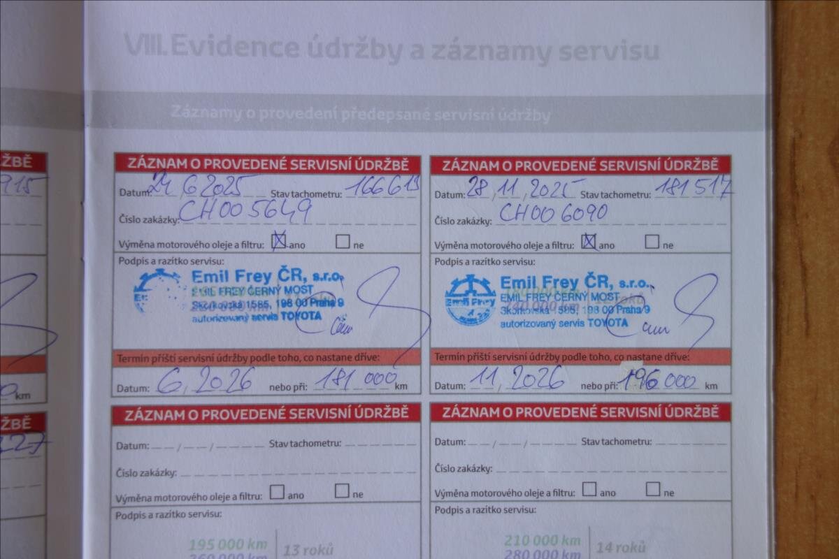 Toyota Corolla Sedan / Limuzína 1,6 l 97 kw