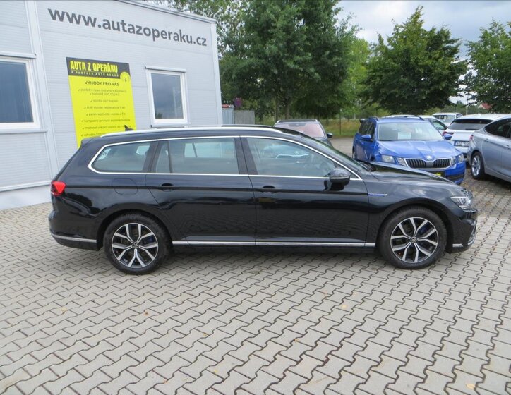 Volkswagen Passat 10