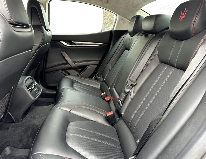 Maserati Ghibli Sedan 3,0 l 316 kw