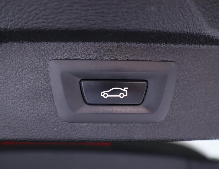 BMW X5 SUV / Terénní 4,4 l 423 kw