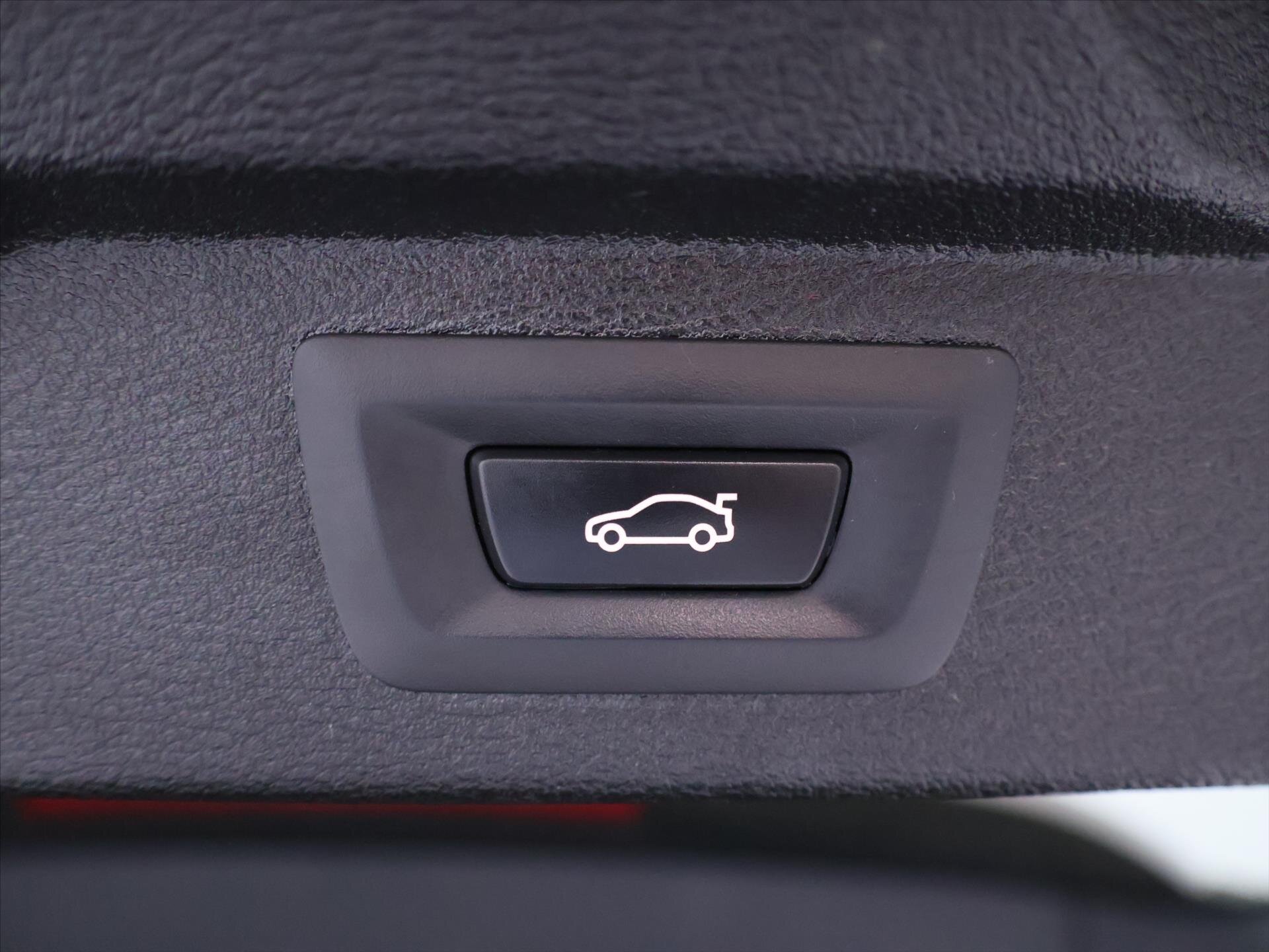 BMW X5 SUV / Terénní 4,4 l 423 kw