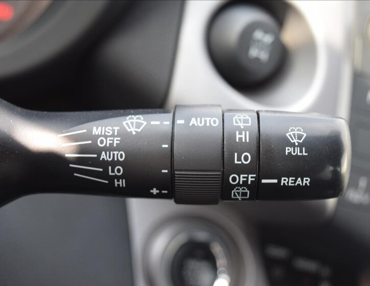 Toyota RAV4 SUV / Terénní 2,2 l 100 kw