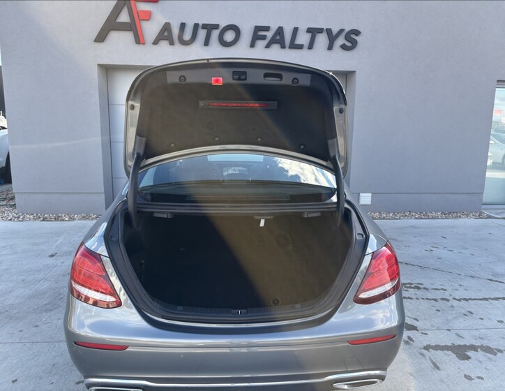 Mercedes-Benz Třídy E 27