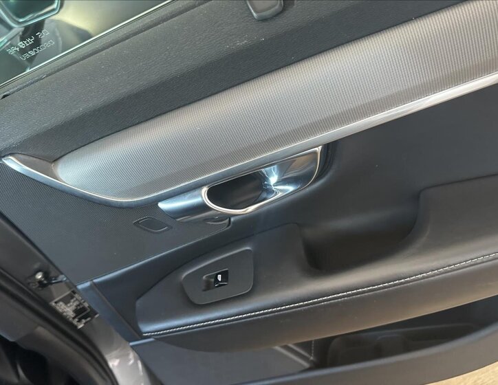 Volvo V90 Kombi 2,0 l 140 kw