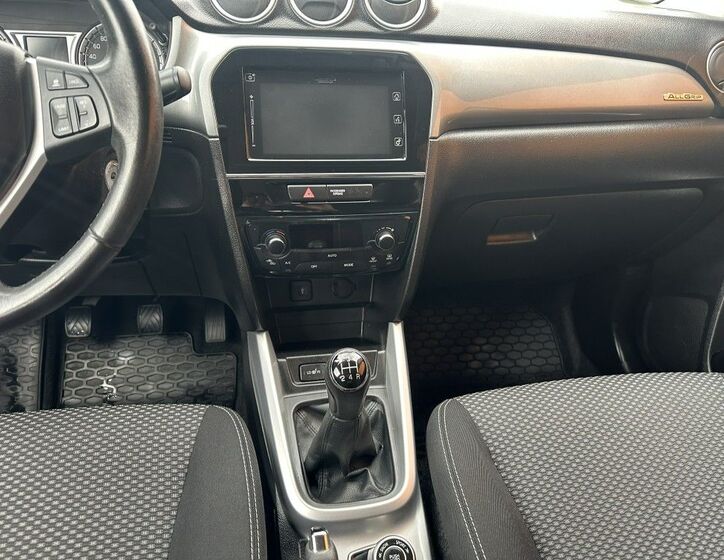 Suzuki Vitara 12