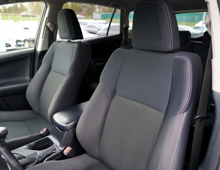 Toyota RAV4 SUV / Terénní 2,0 l 91 kw