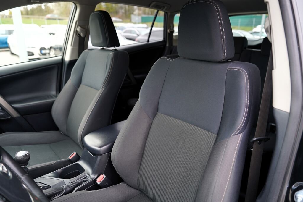 Toyota RAV4 SUV / Terénní 2,0 l 91 kw