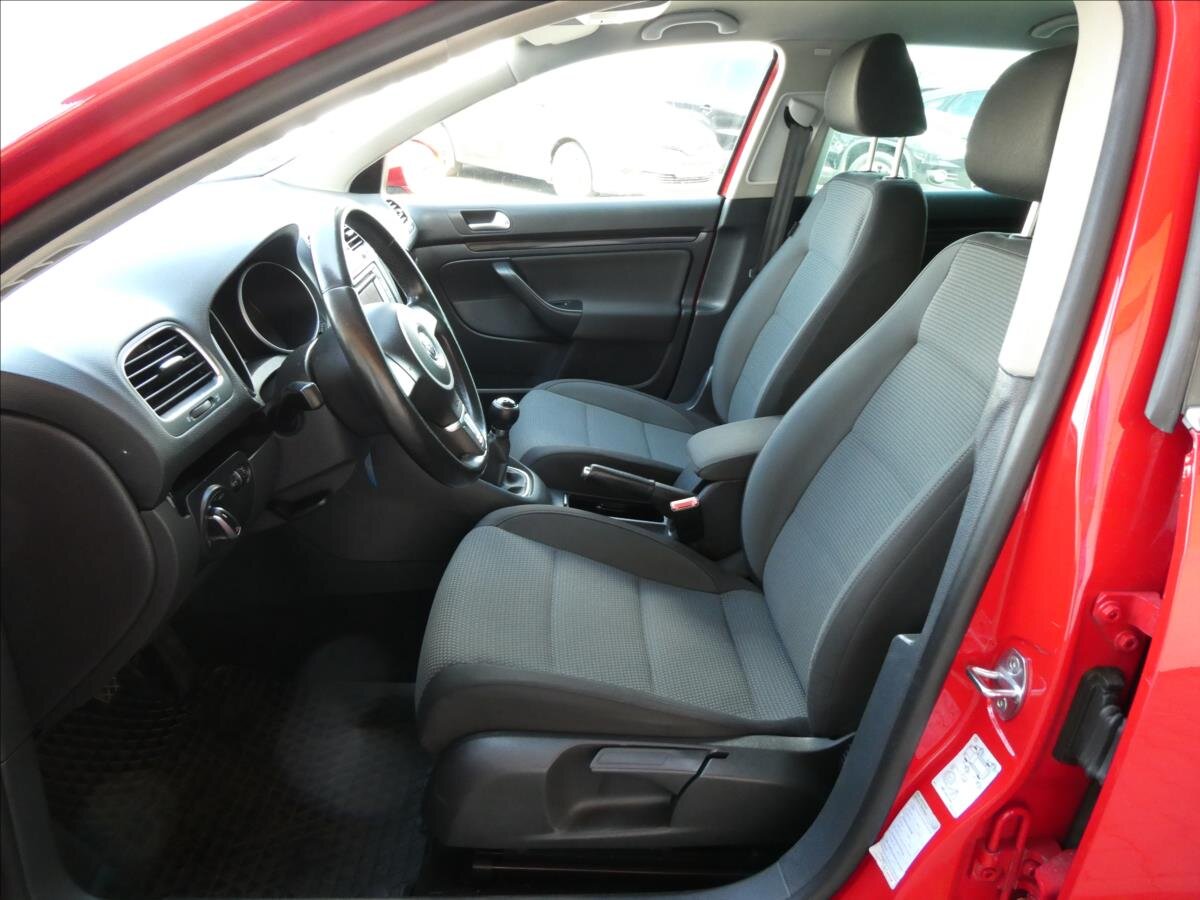 Volkswagen Golf Kombi 1,6 l 77 kw