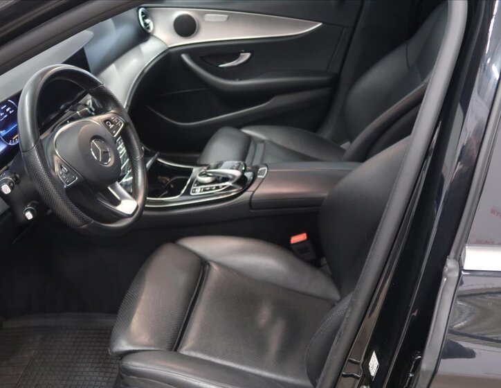 Mercedes-Benz Třídy E Kombi 2,0 l 143 kw