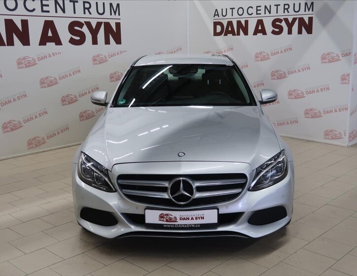 Mercedes-Benz Třídy C Sedan / Limuzína 2,1 l 125 kw