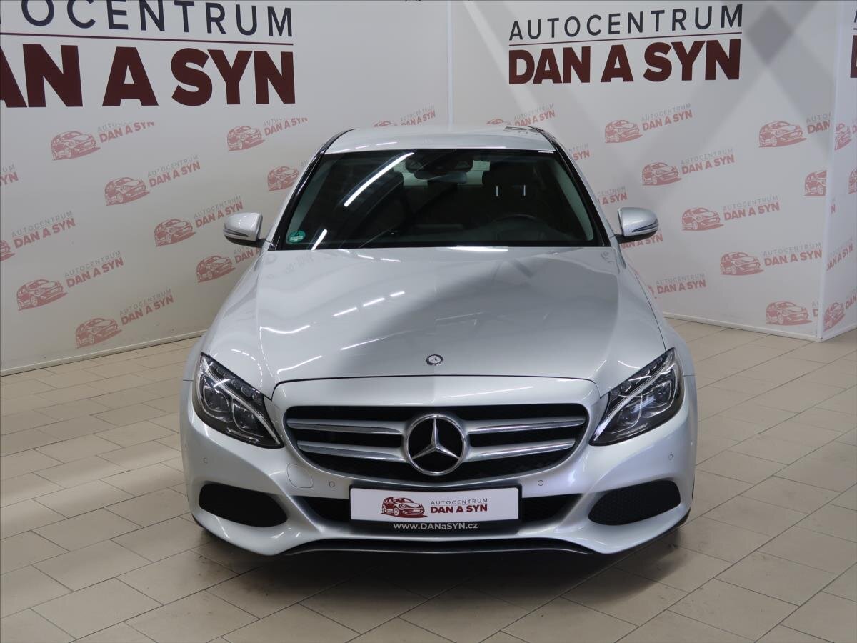 Mercedes-Benz Třídy C Sedan / Limuzína 2,1 l 125 kw