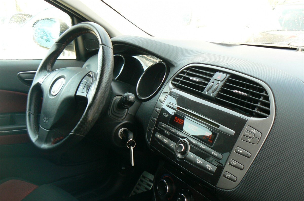 Fiat Bravo Hatchback 1,6 l 88 kw