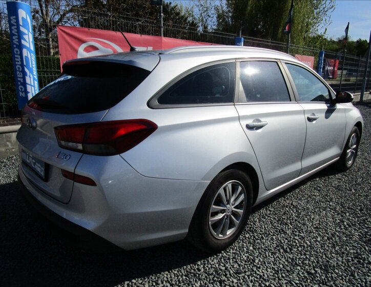 Hyundai i30 Kombi 1,6 l 81 kw