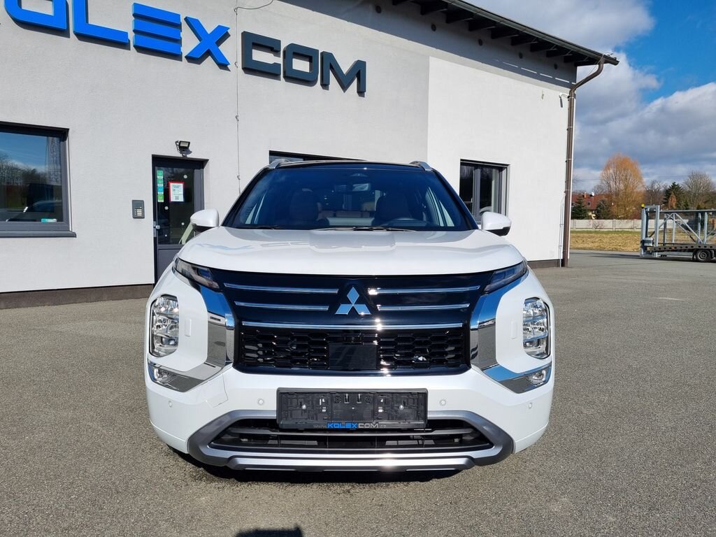 Mitsubishi Outlander SUV 2,4 l 225 kw