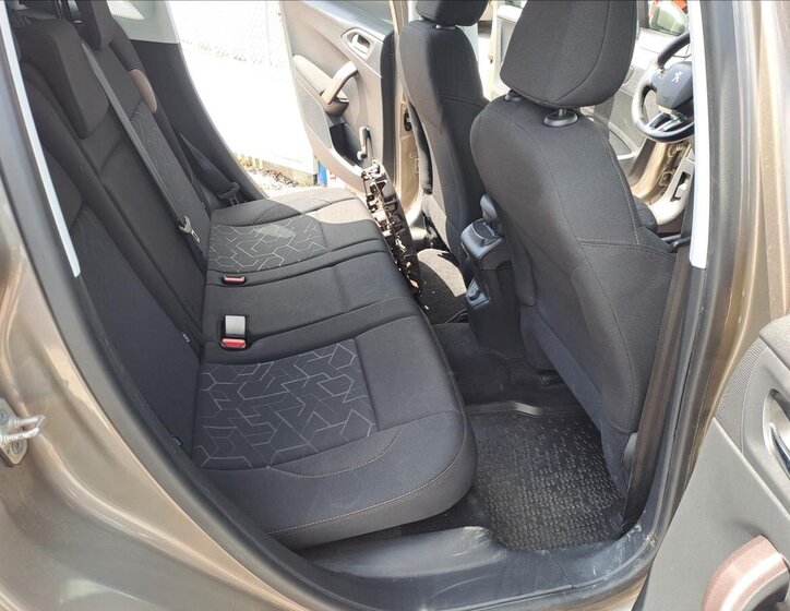 Peugeot 2008 MPV 1,2 l 81 kw