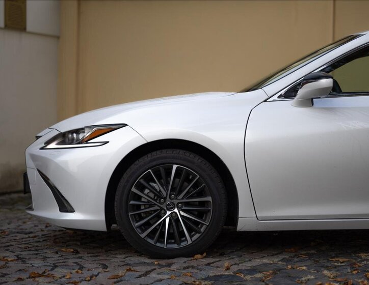 Lexus ES 300h 3