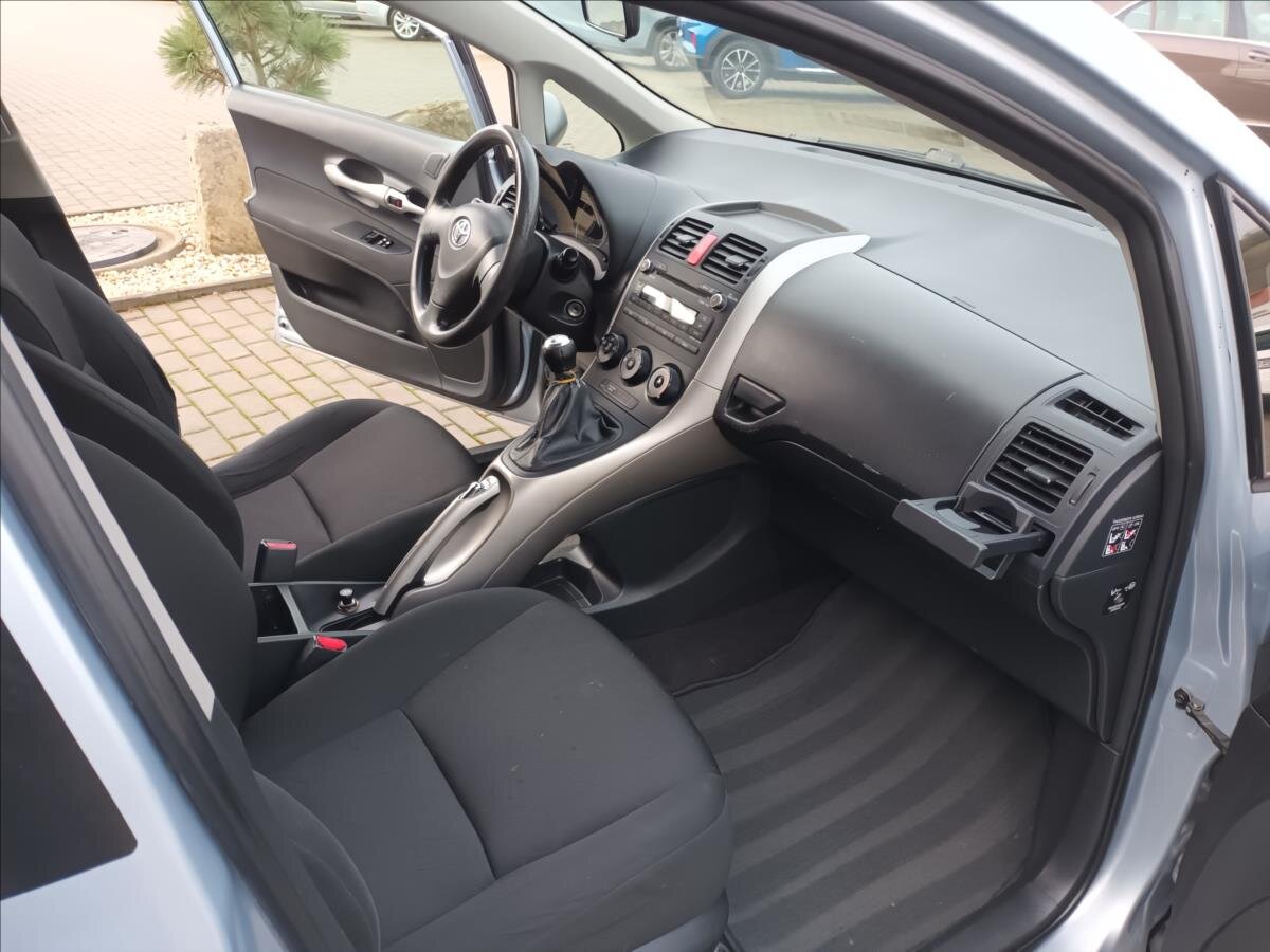 Toyota Auris Hatchback 1,4 l 66 kw