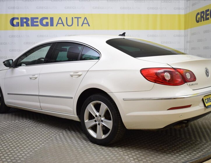 Volkswagen Passat CC Sedan 2,0 l 105 kw