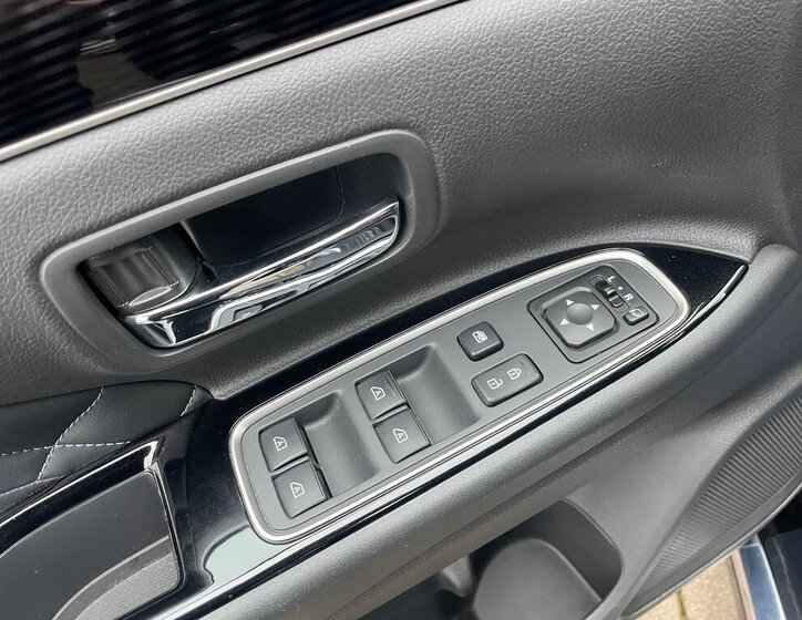 Mitsubishi Outlander 22