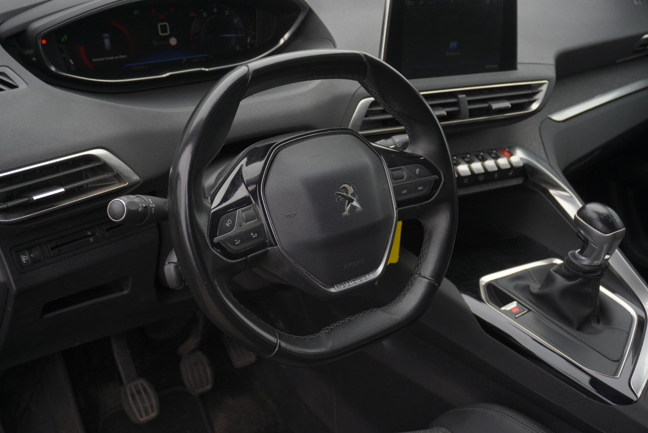 Peugeot 5008 SUV 1,2 l 96 kw