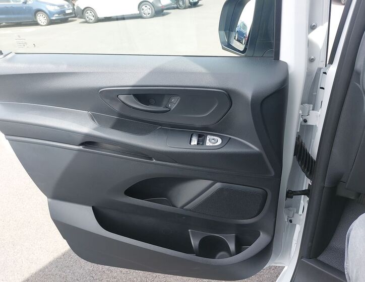 Mercedes-Benz Vito 21