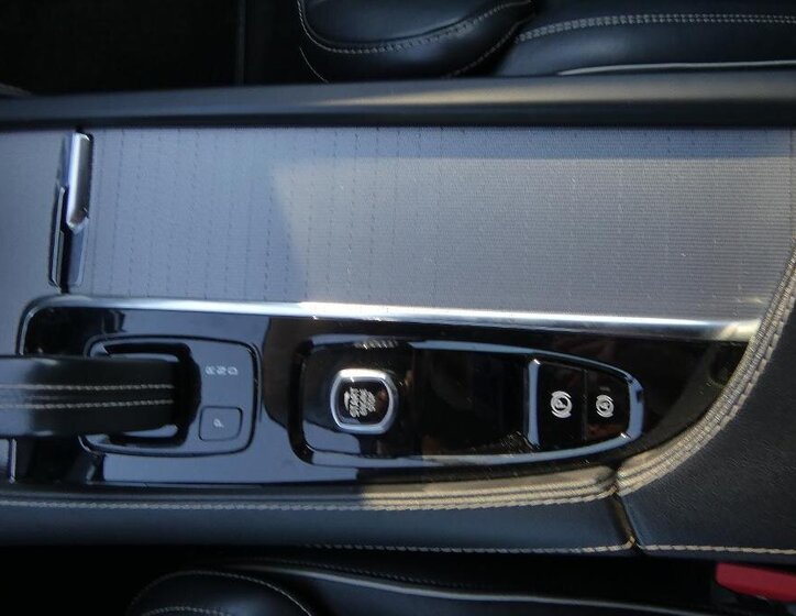 Volvo XC90 SUV / Terénní 2,0 l 173 kw