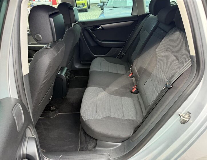 Volkswagen Passat 12