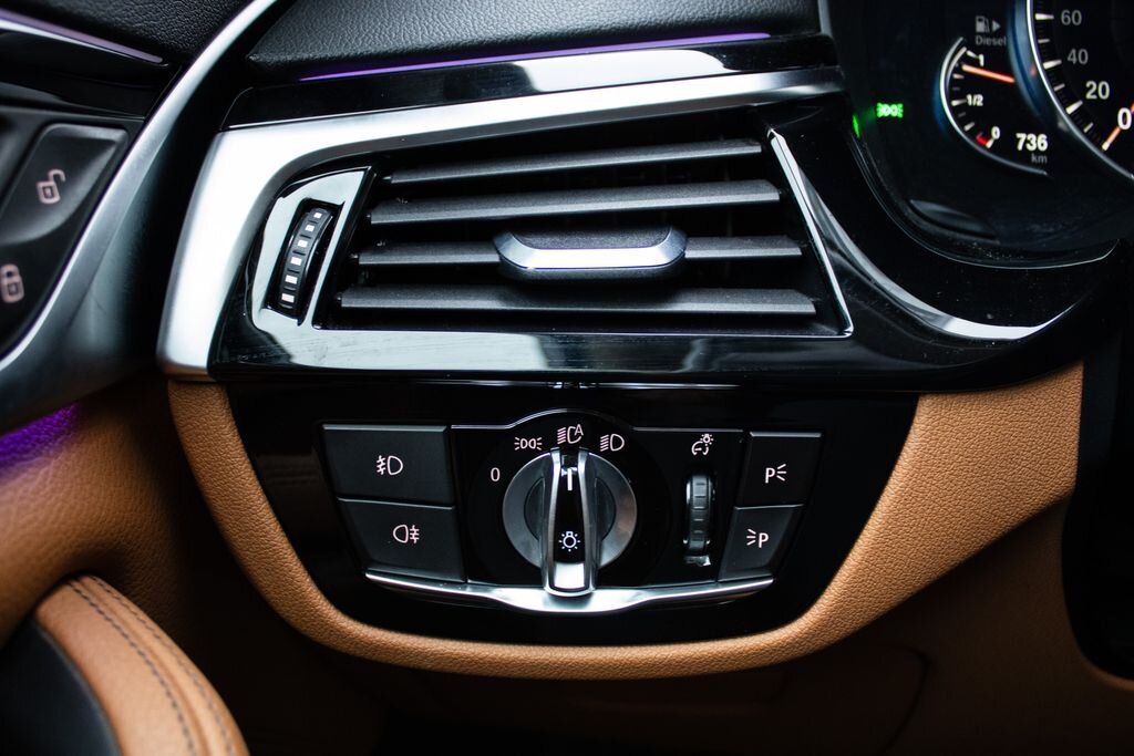 BMW Řada 5 Kombi 3,0 l 195 kw