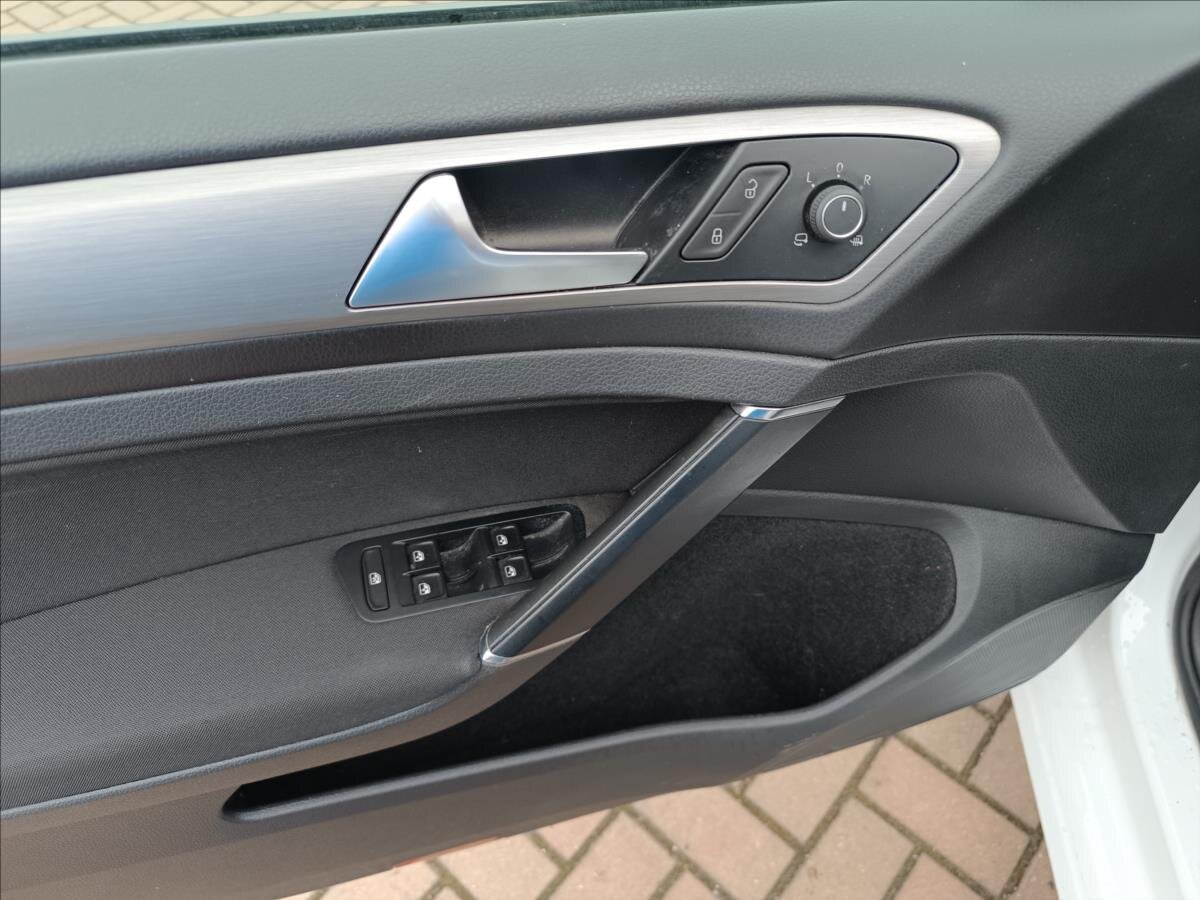 Volkswagen Golf Hatchback 1,2 l 81 kw