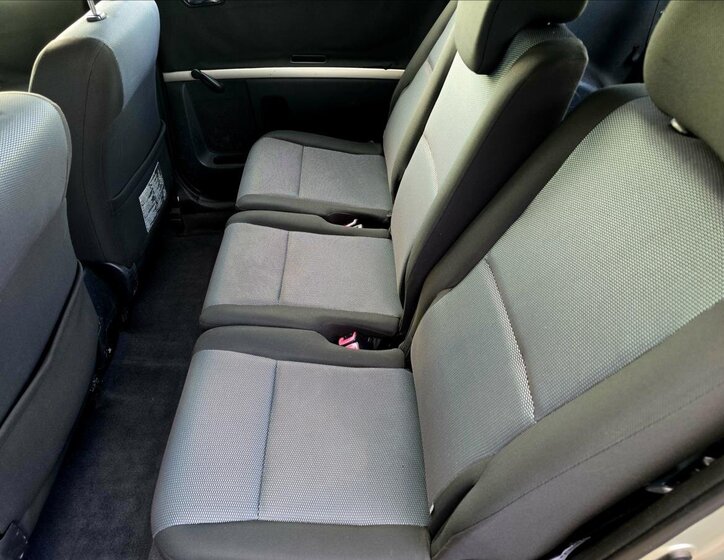 Toyota Corolla Verso 15