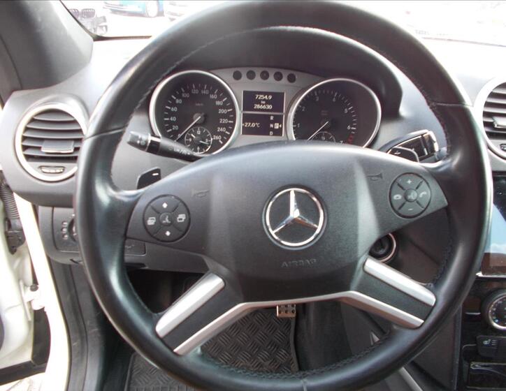 Mercedes-Benz Třídy M 27