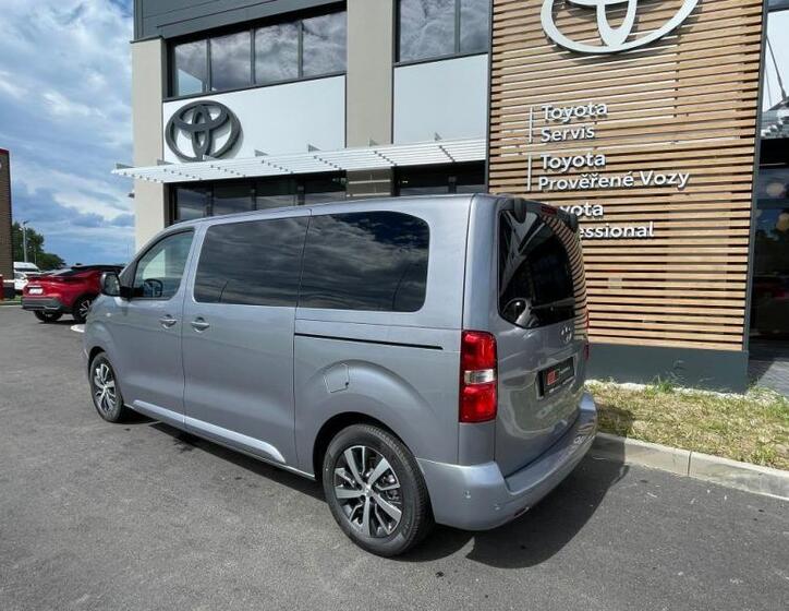 Toyota ProAce Verso 10