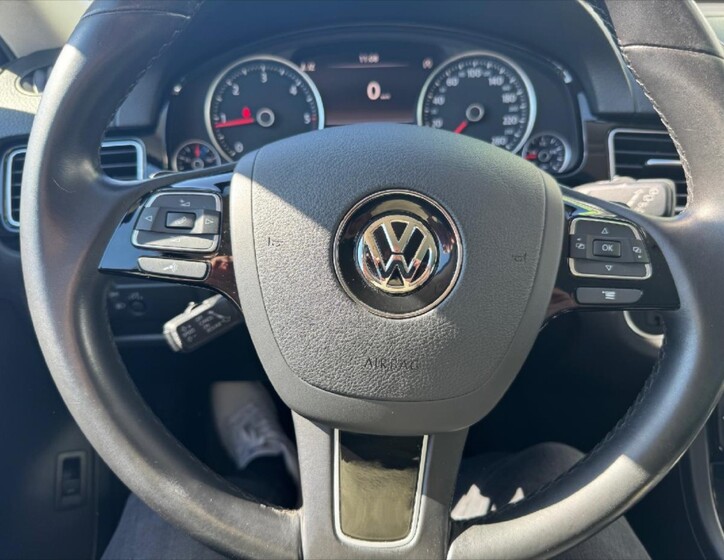 Volkswagen Touareg 9