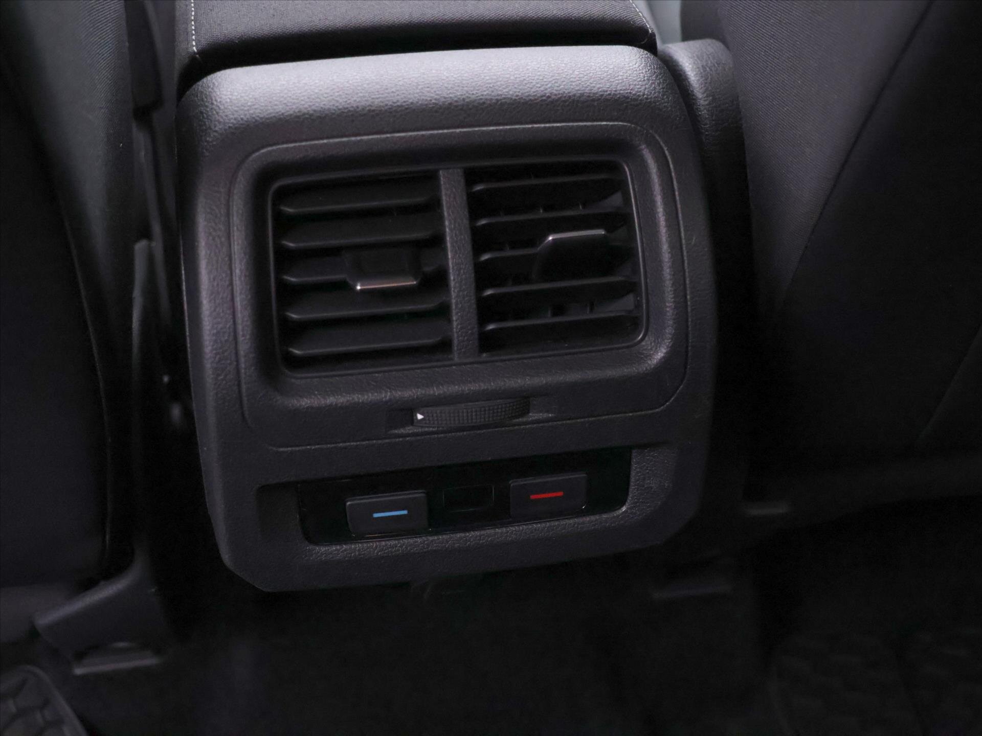 Volkswagen Touran Kombi 1,6 l 85 kw