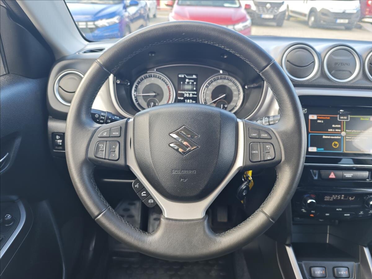 Suzuki Vitara SUV / Terénní 998,0 82 kw